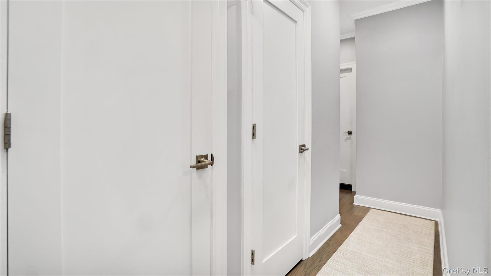 21 Barstow Road # 3E, Great Neck, NY 11021