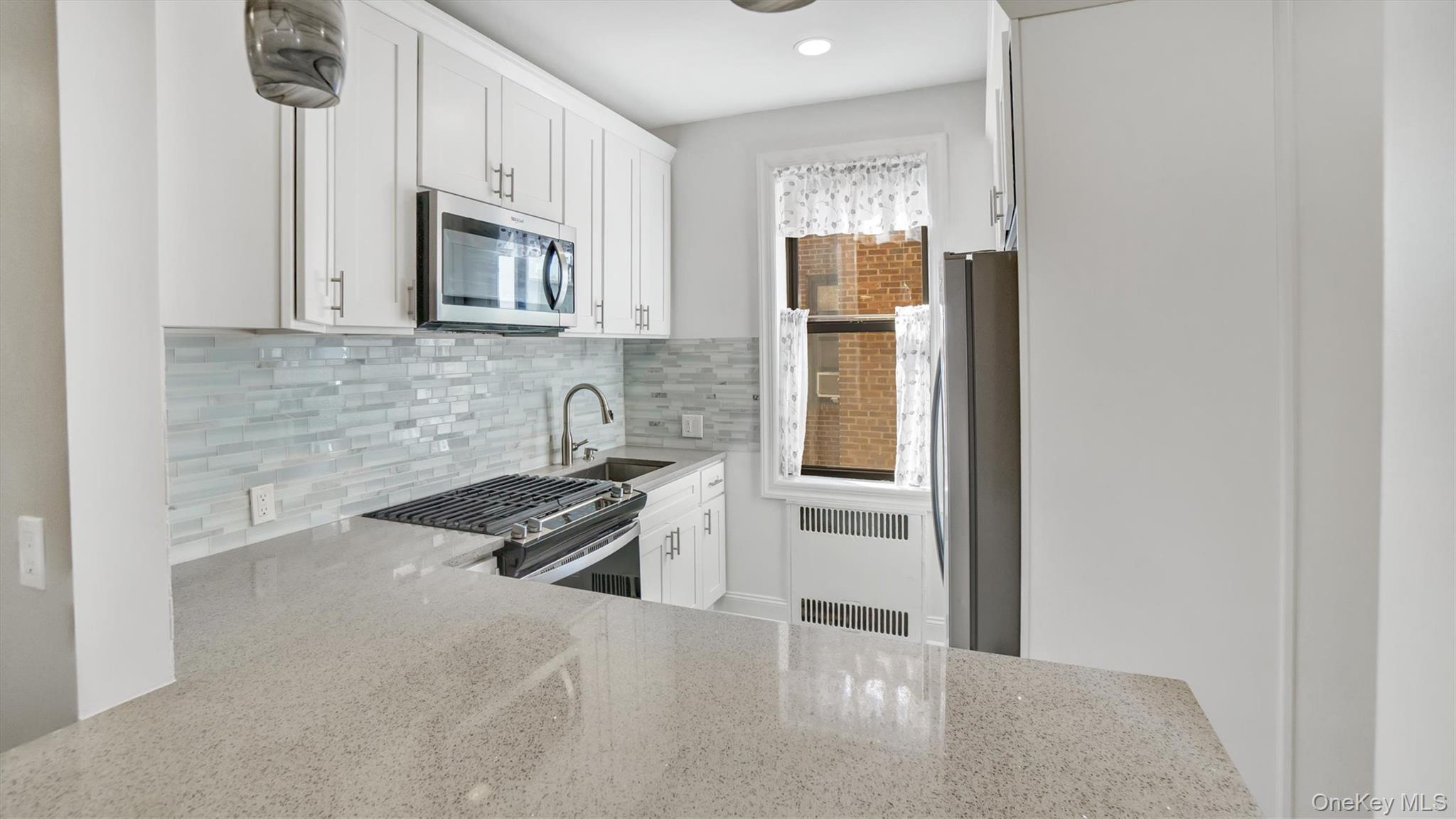 21 Barstow Road # 3E, Great Neck, NY 11021