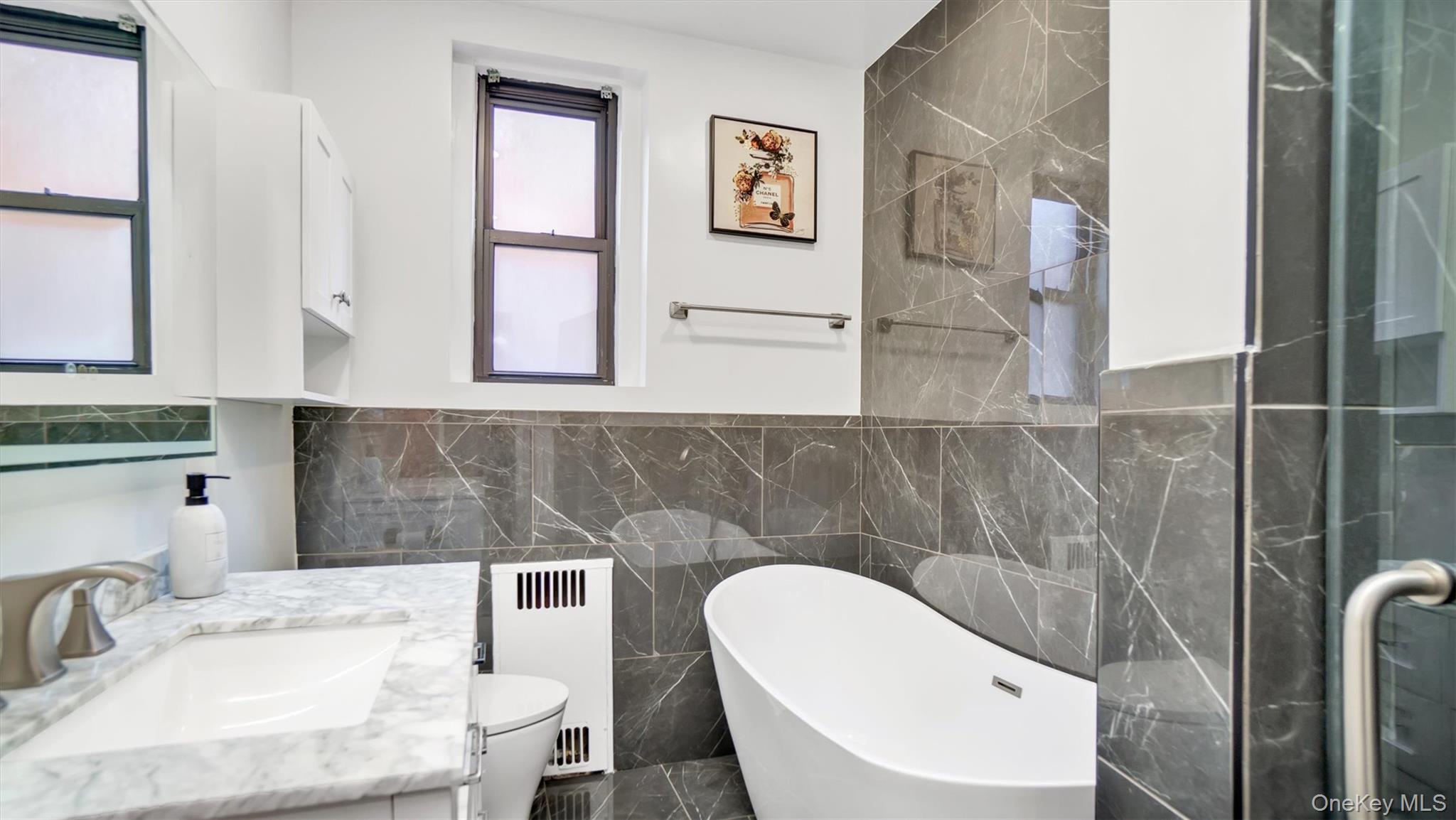 21 Barstow Road # 3E, Great Neck, NY 11021