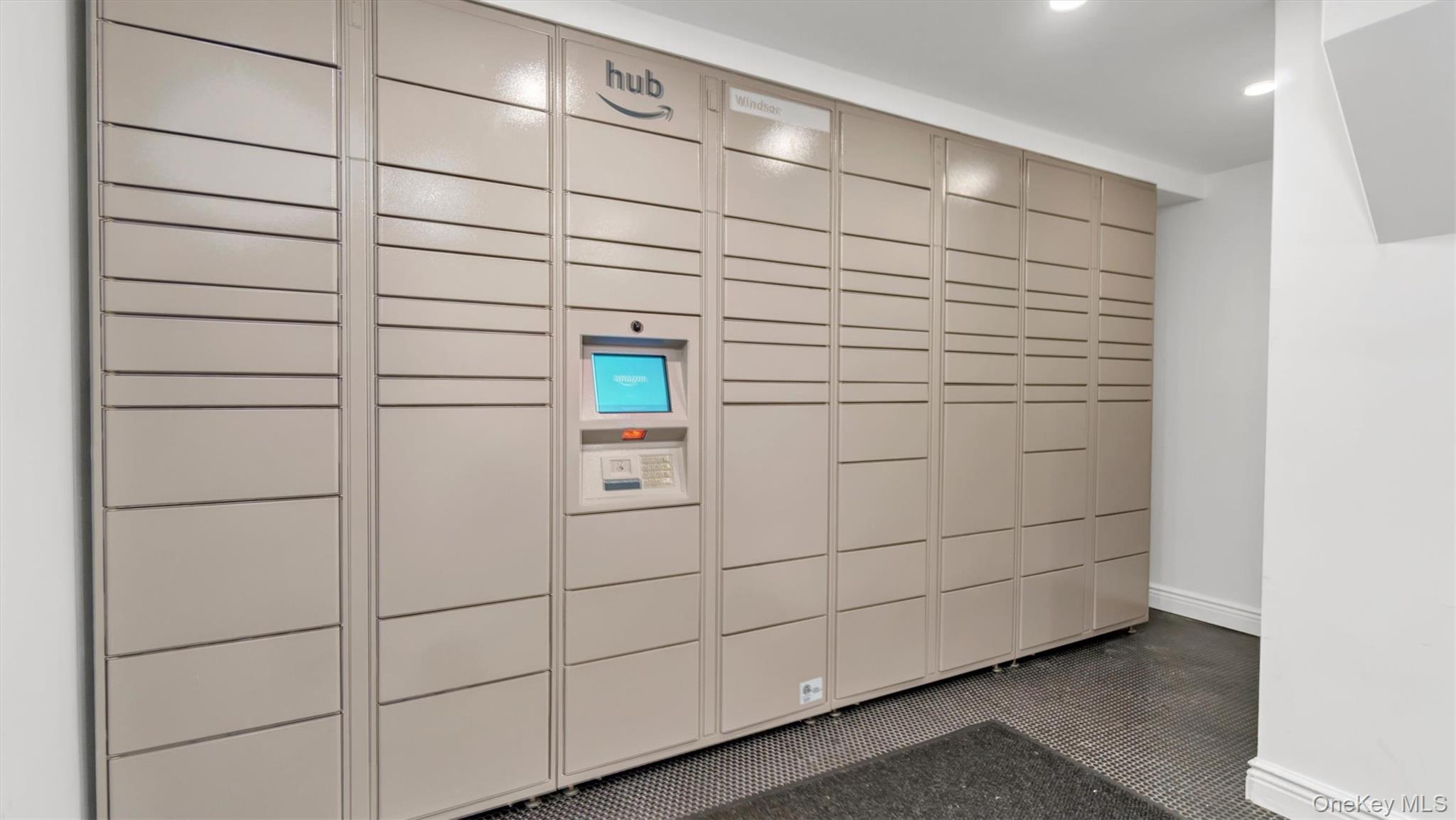 21 Barstow Road # 3E, Great Neck, NY 11021