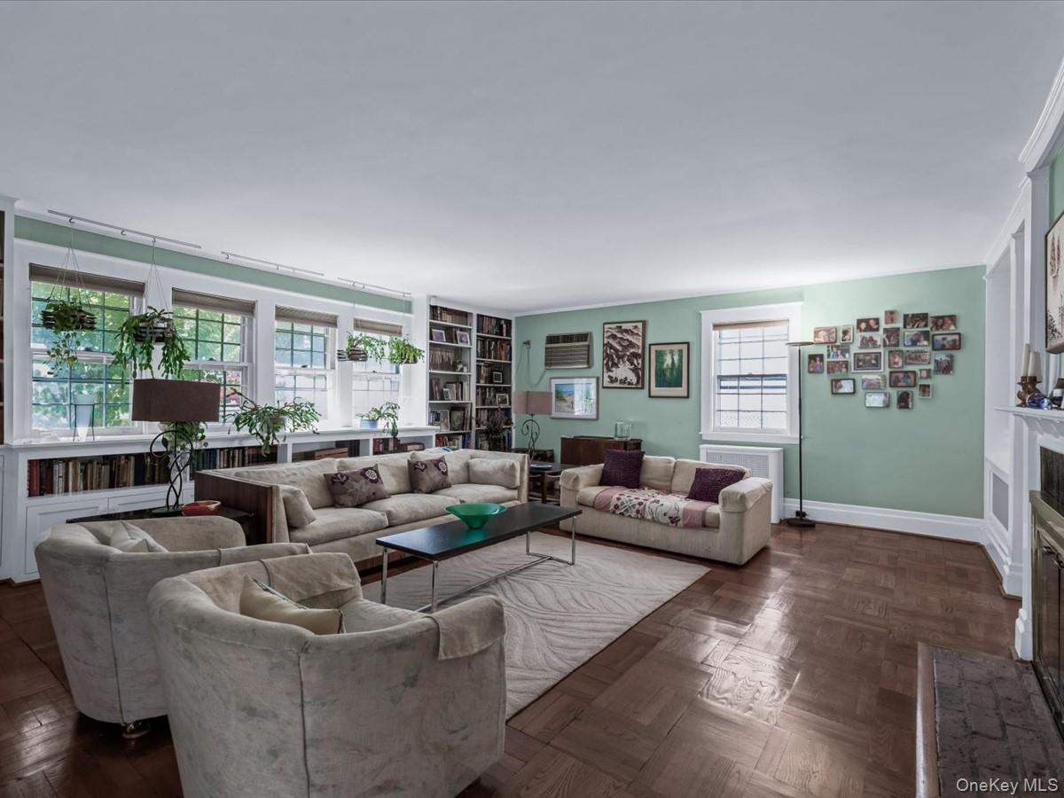 367 Grosvenor Street, Douglaston, NY 11363