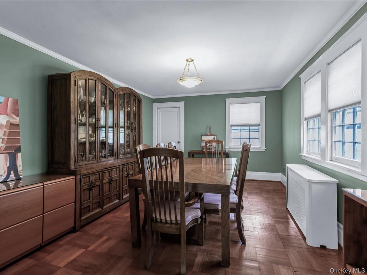 367 Grosvenor Street, Douglaston, NY 11363