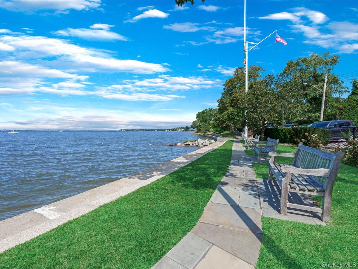 367 Grosvenor Street, Douglaston, NY 11363