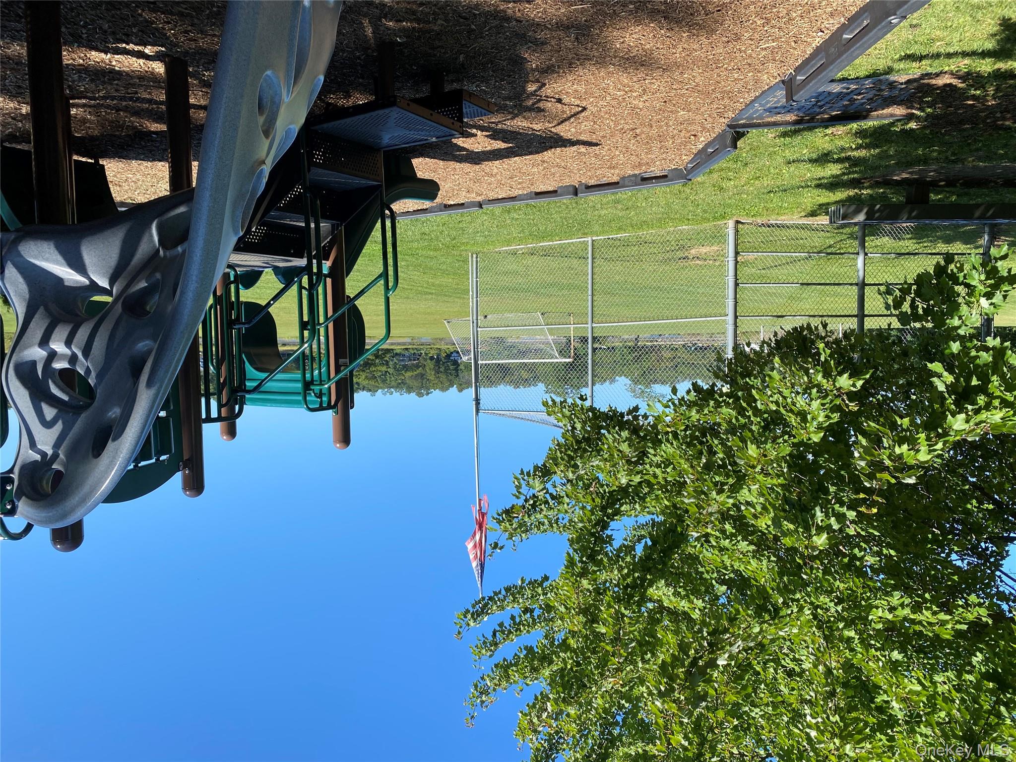 367 Grosvenor Street, Douglaston, NY 11363