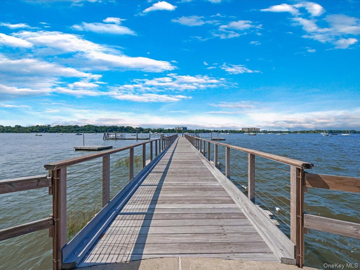 367 Grosvenor Street, Douglaston, NY 11363