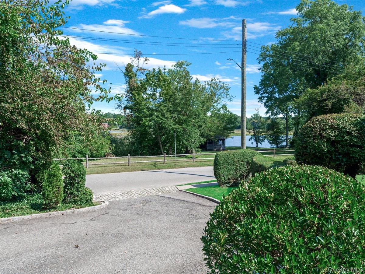 367 Grosvenor Street, Douglaston, NY 11363