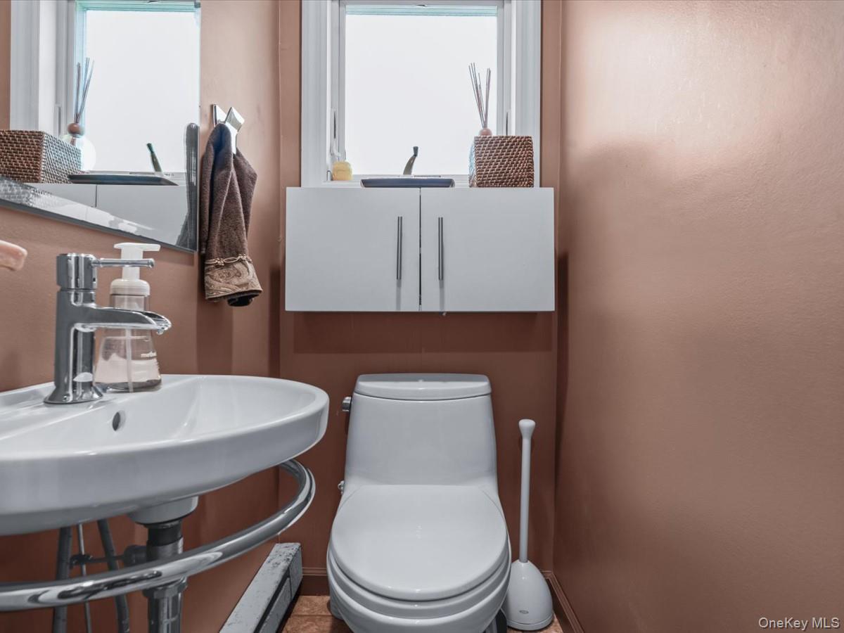 367 Grosvenor Street, Douglaston, NY 11363