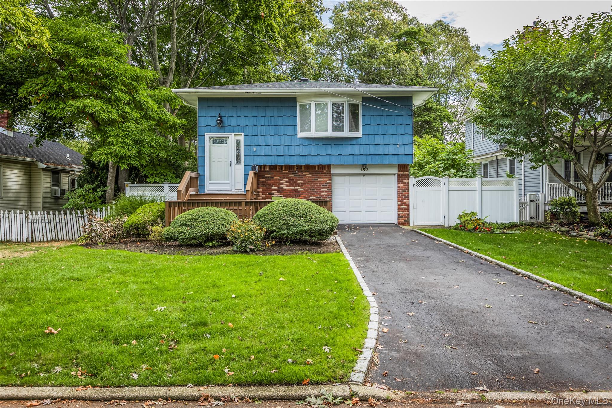 157 Cadman Avenue, Babylon, NY 11702