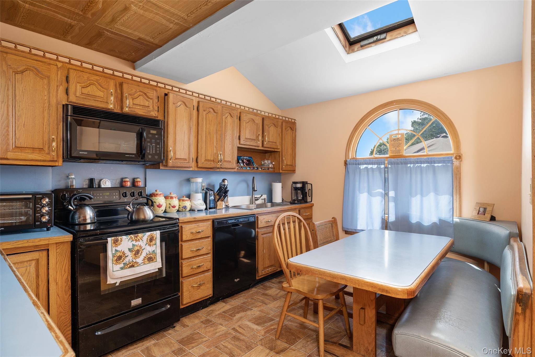 10 Paine Street, Lindenhurst, NY 11757