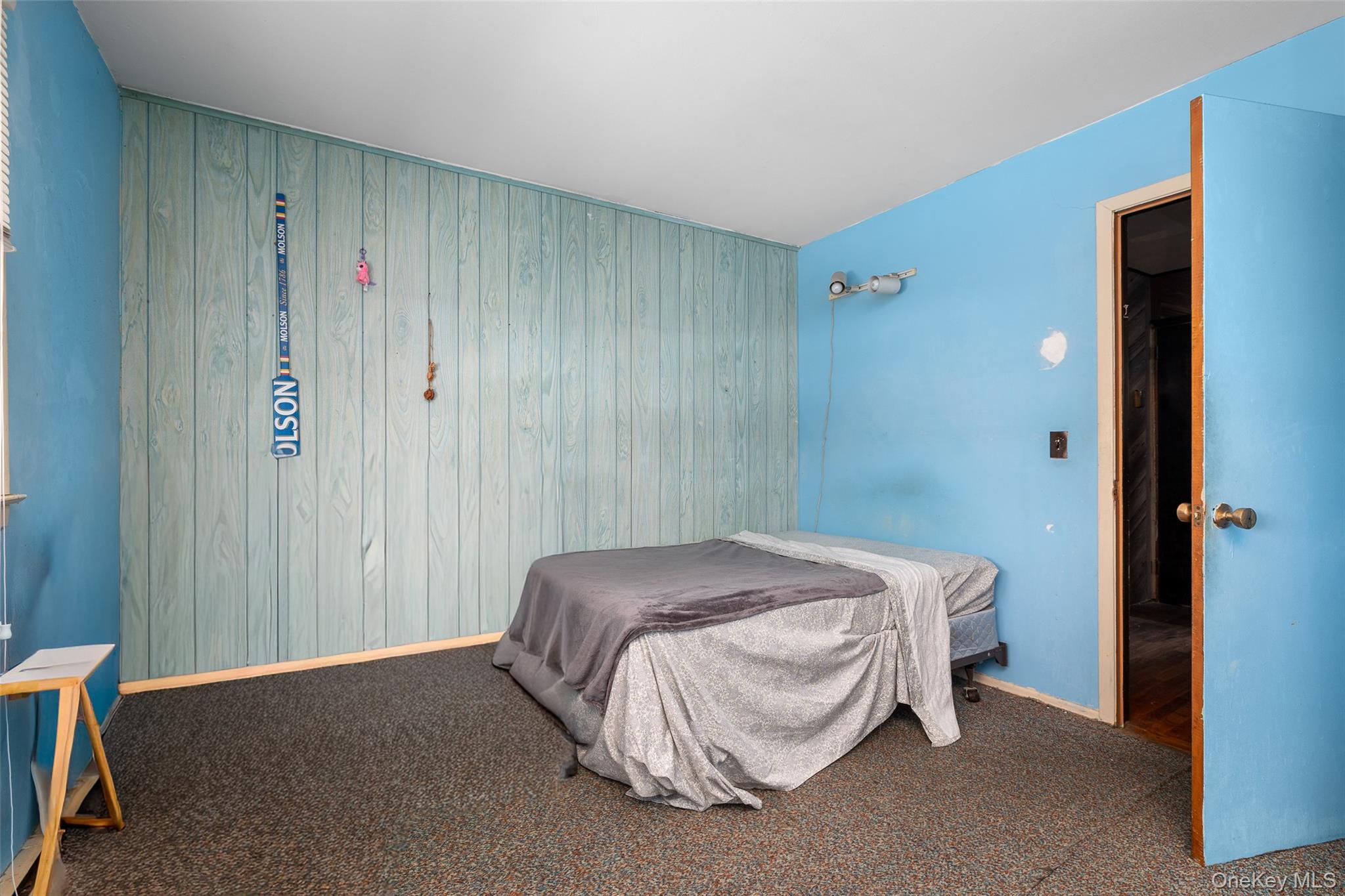 10 Paine Street, Lindenhurst, NY 11757