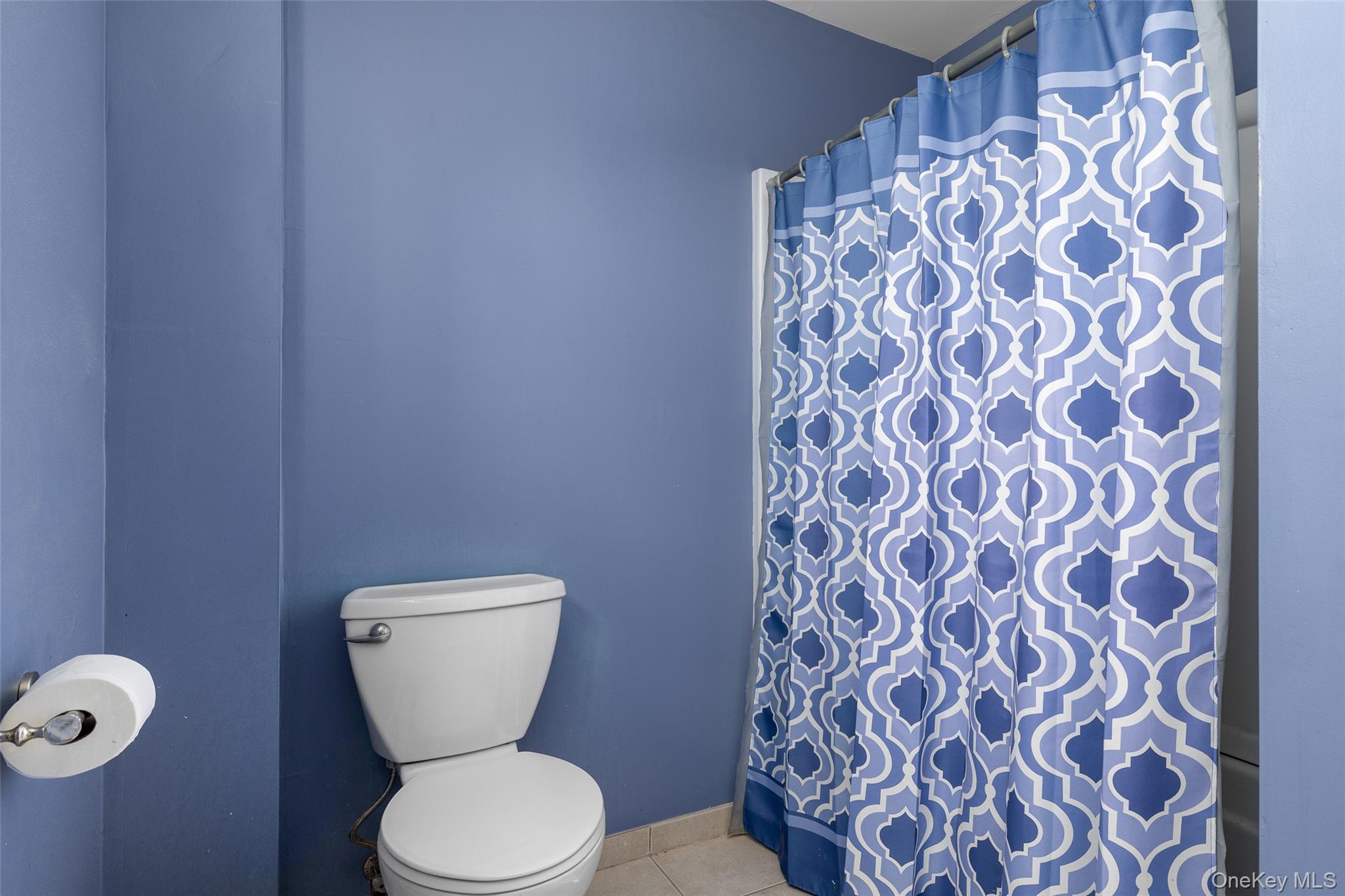 10 Paine Street, Lindenhurst, NY 11757