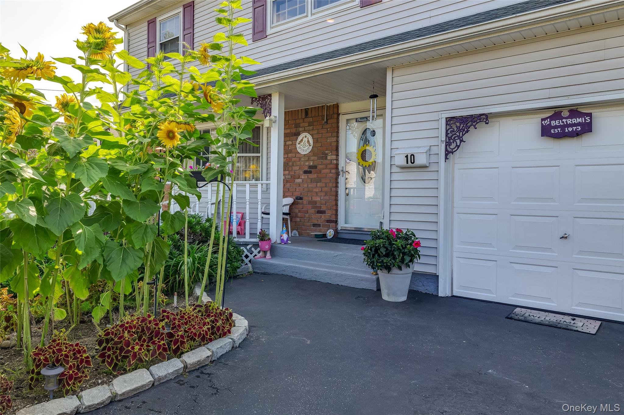 10 Paine Street, Lindenhurst, NY 11757