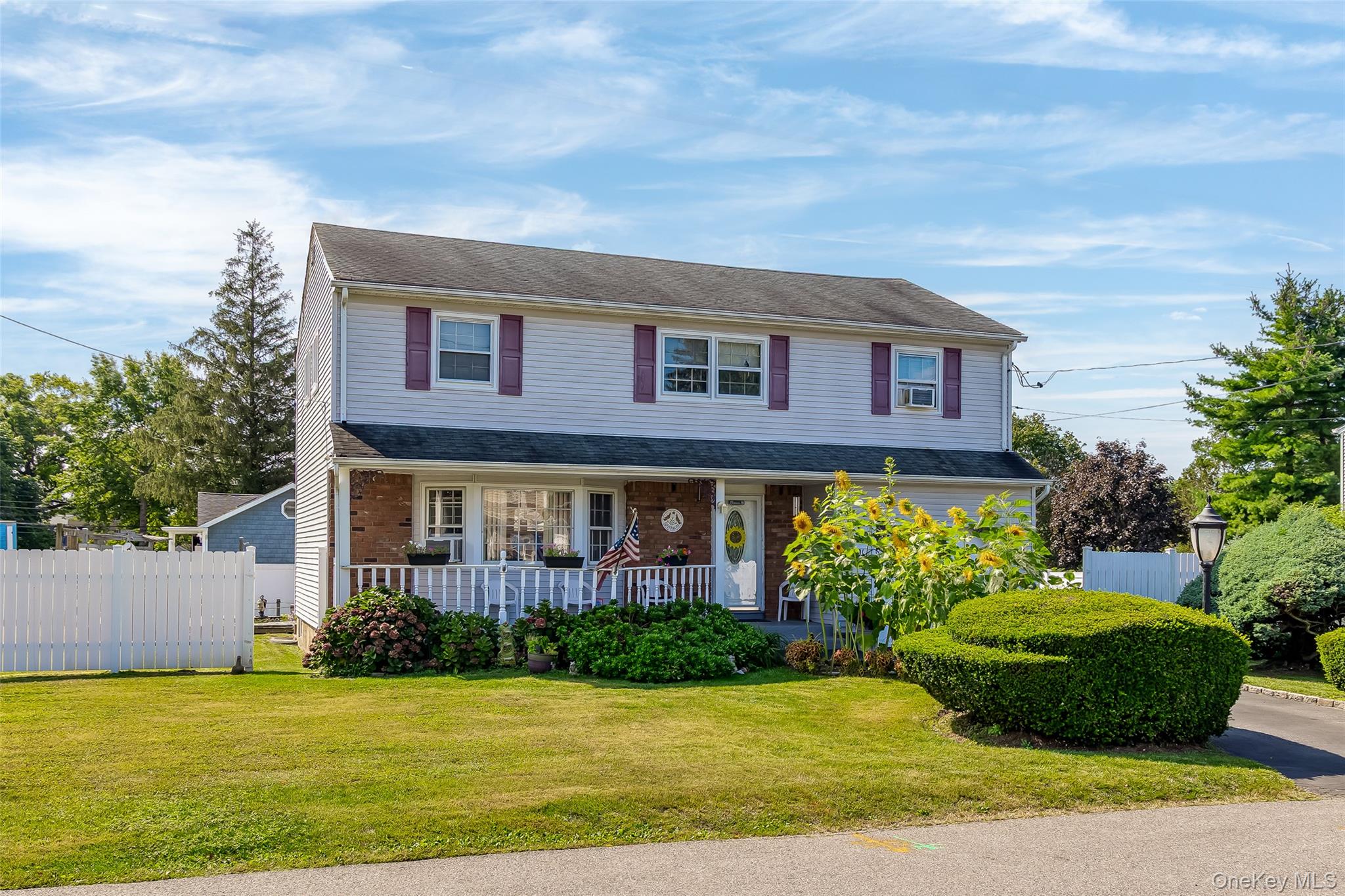 10 Paine Street, Lindenhurst, NY 11757