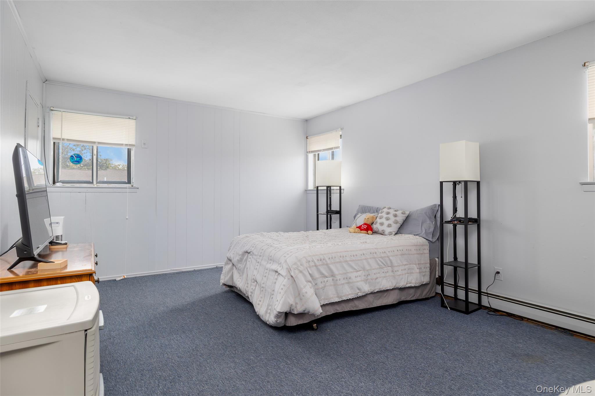 10 Paine Street, Lindenhurst, NY 11757