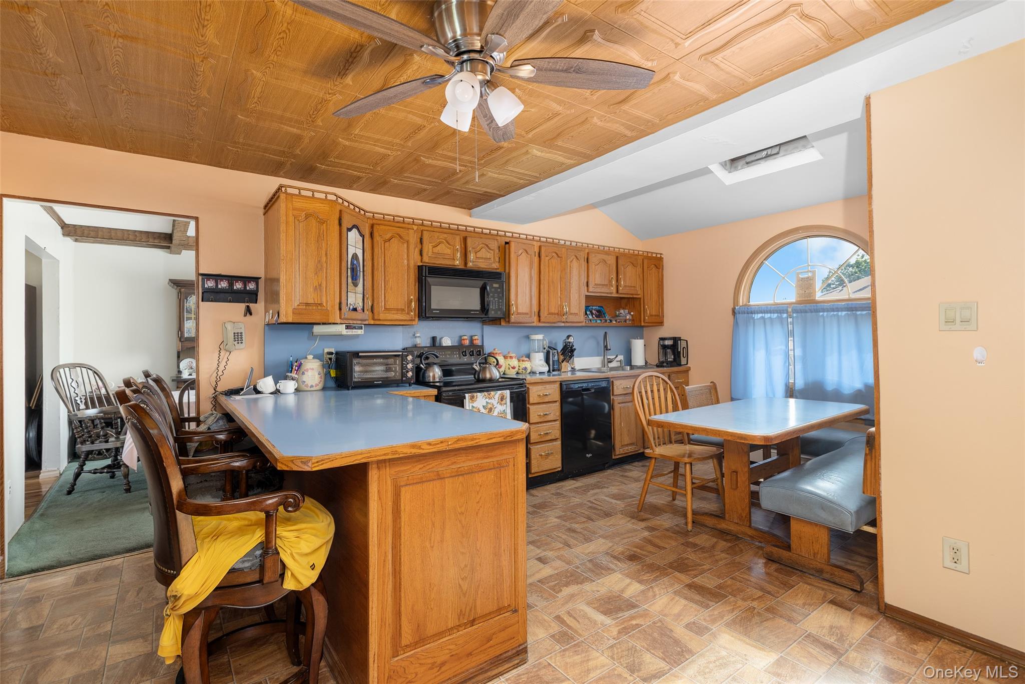 10 Paine Street, Lindenhurst, NY 11757