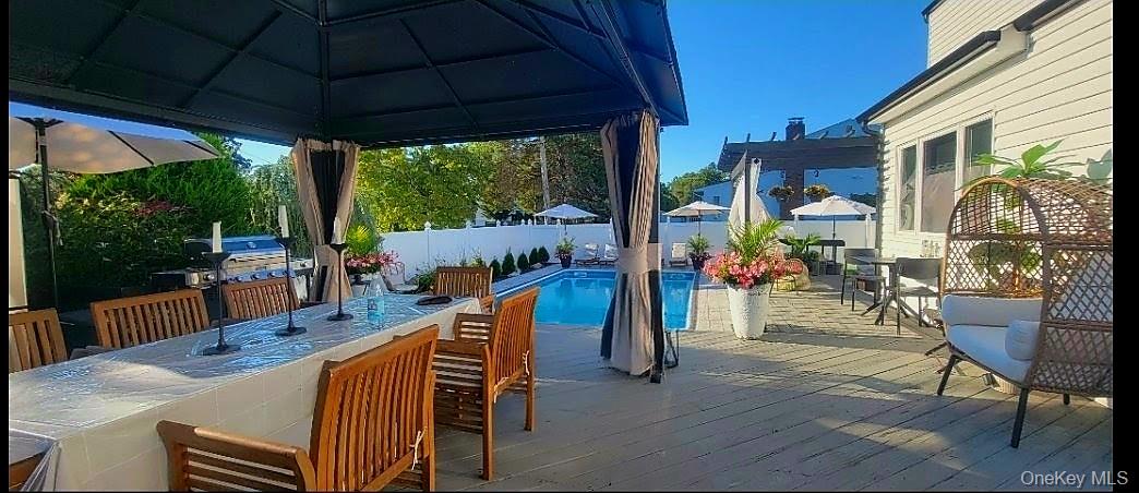 11 Susan Court, Deer Park, NY 11729