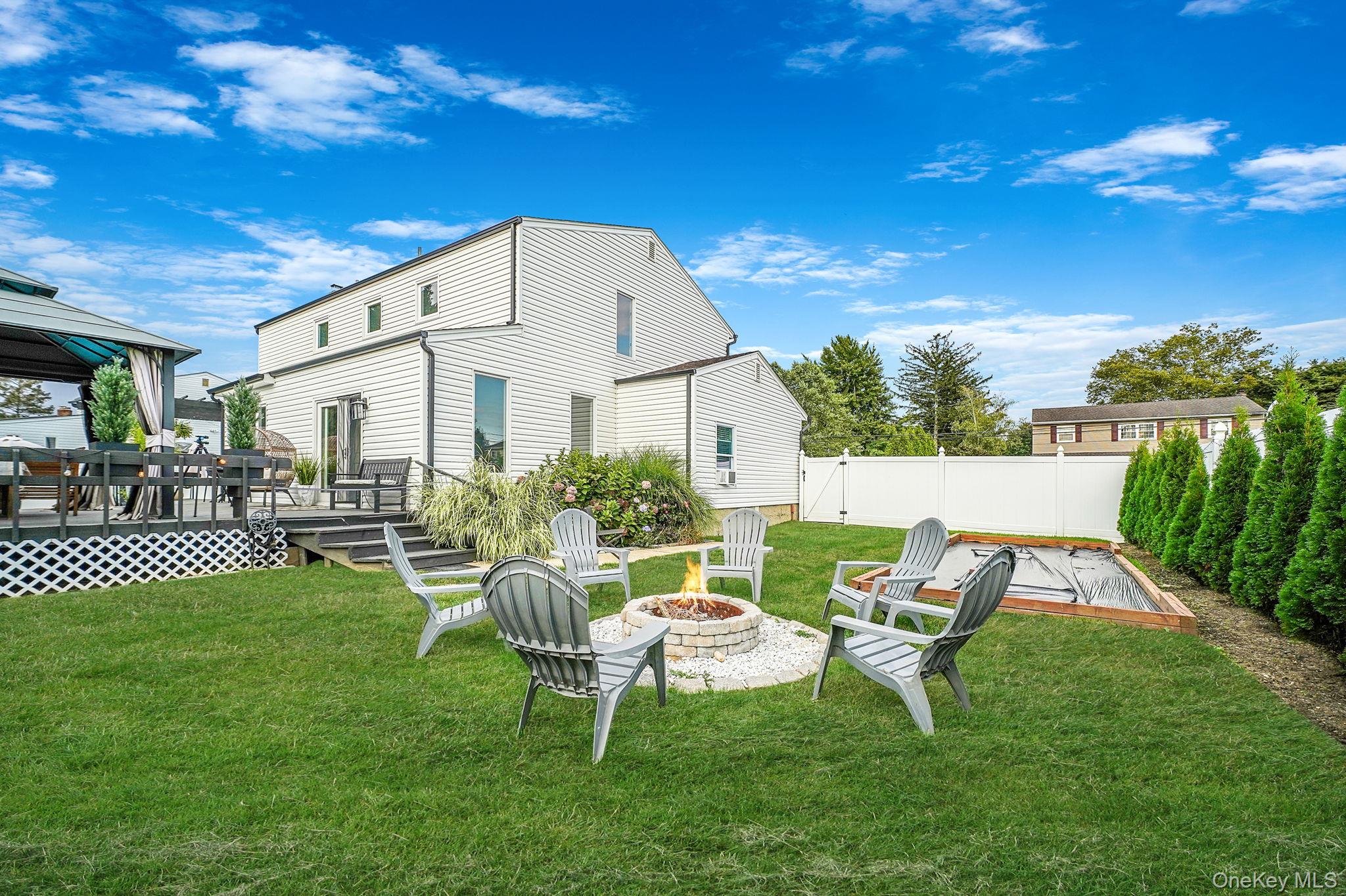 11 Susan Court, Deer Park, NY 11729