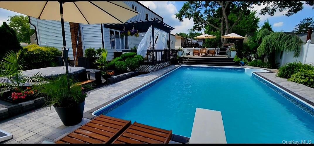 11 Susan Court, Deer Park, NY 11729