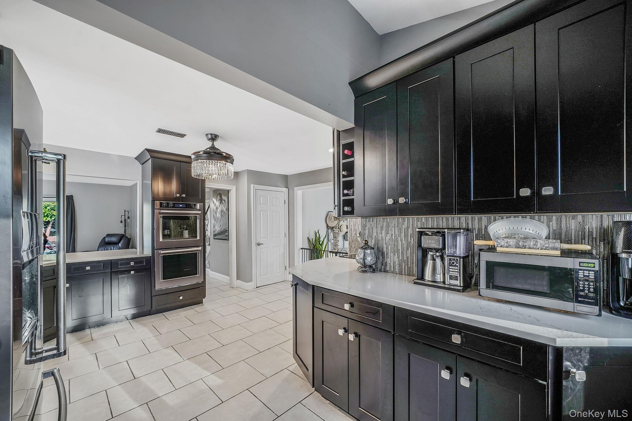 11 Susan Court, Deer Park, NY 11729