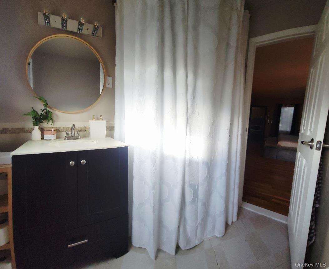 11 Susan Court, Deer Park, NY 11729