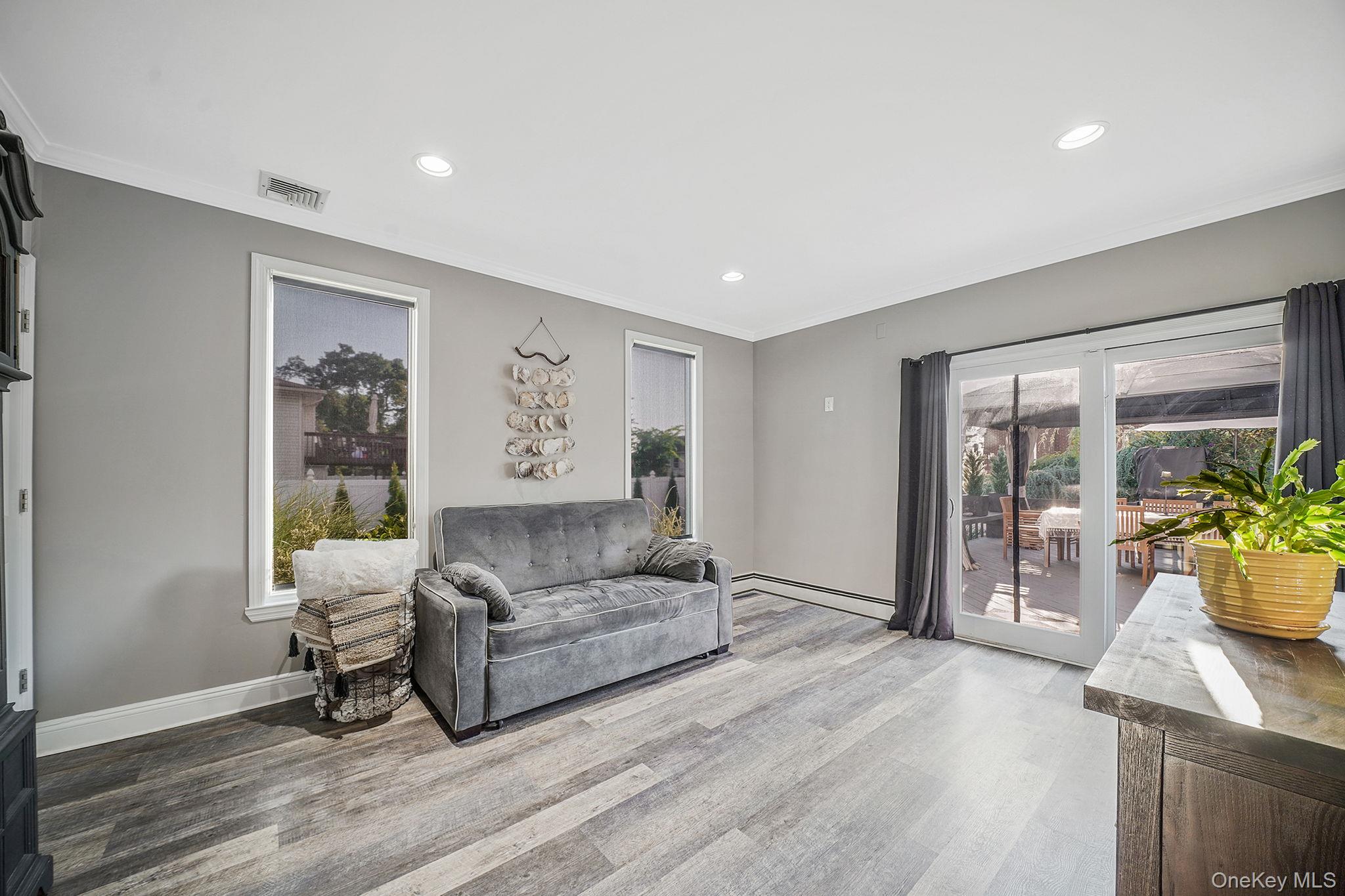 11 Susan Court, Deer Park, NY 11729