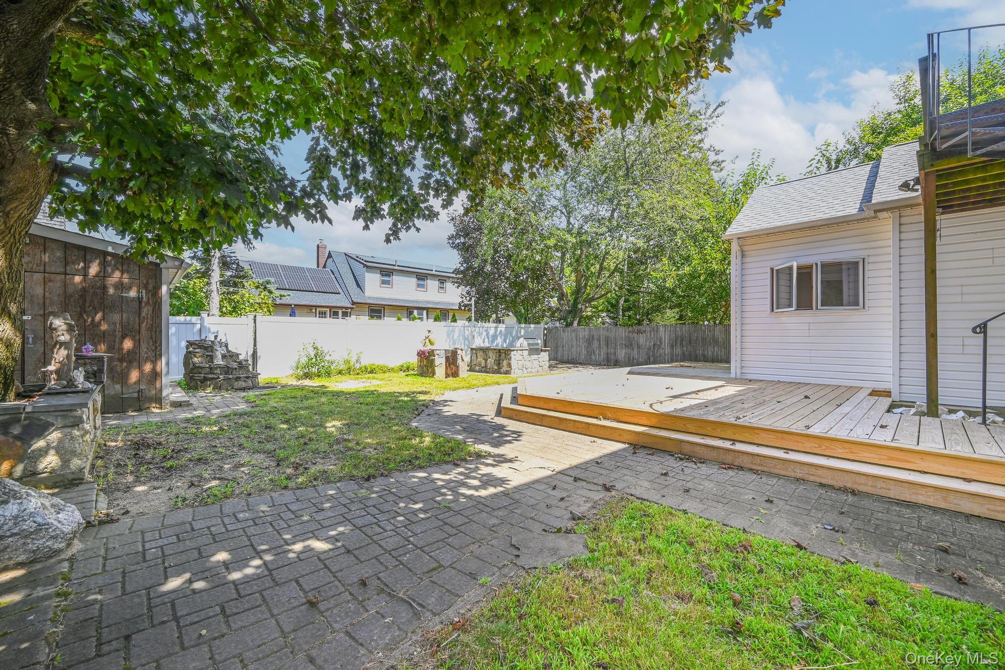 203 N Manhattan Avenue, Massapequa, NY 11758