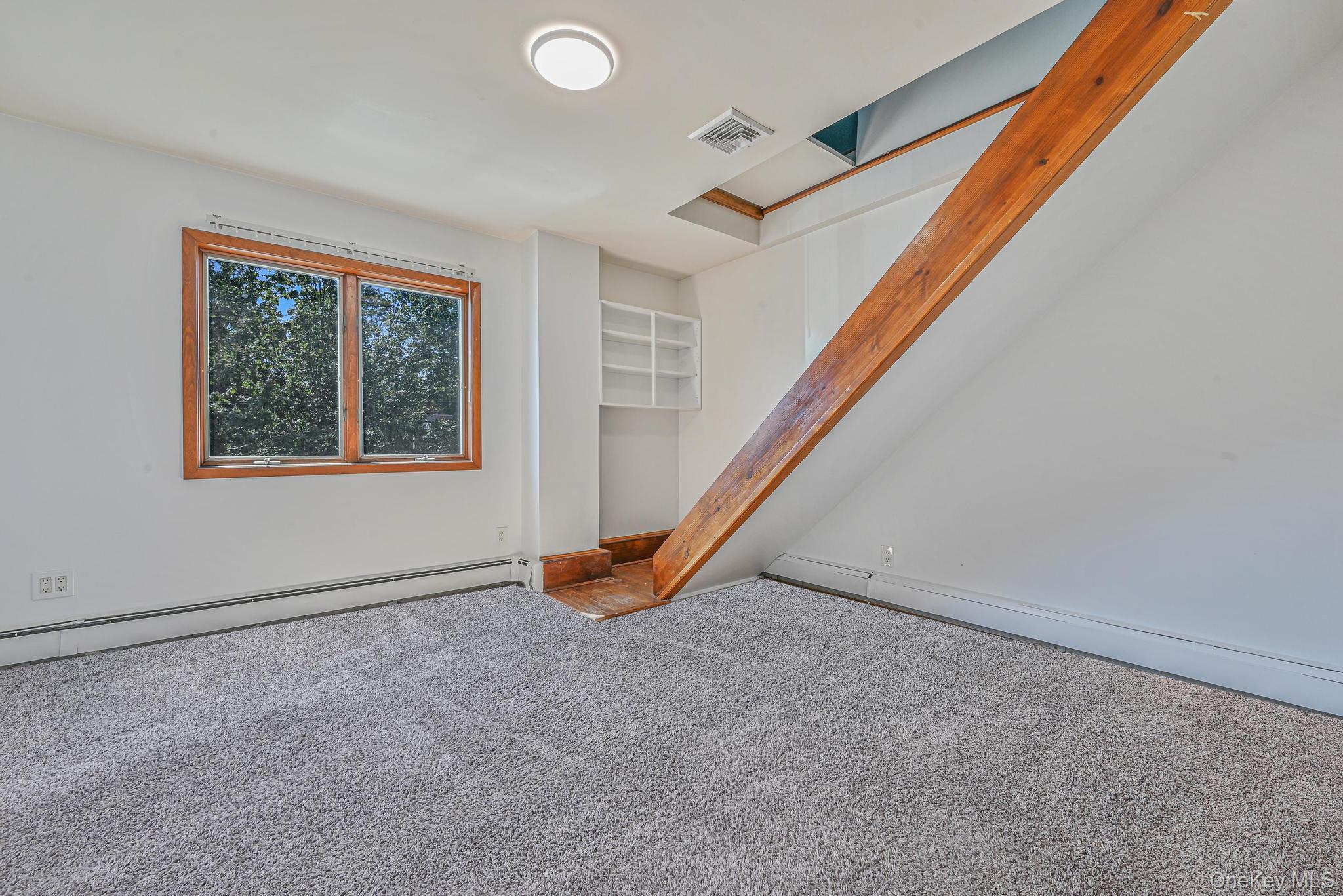 203 N Manhattan Avenue, Massapequa, NY 11758