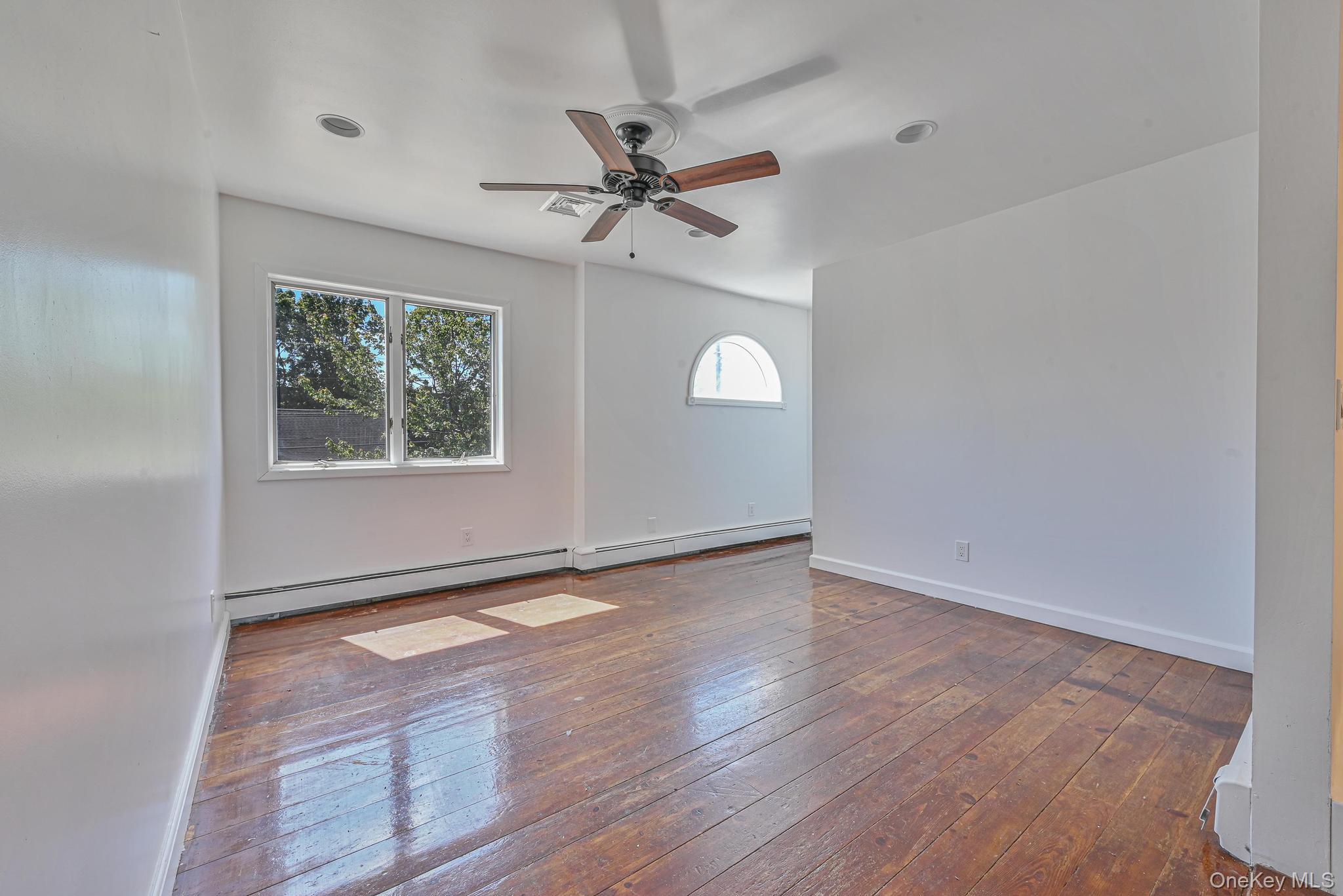 203 N Manhattan Avenue, Massapequa, NY 11758