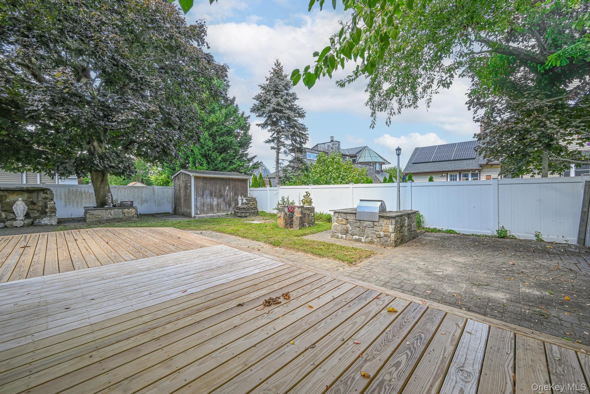 203 N Manhattan Avenue, Massapequa, NY 11758