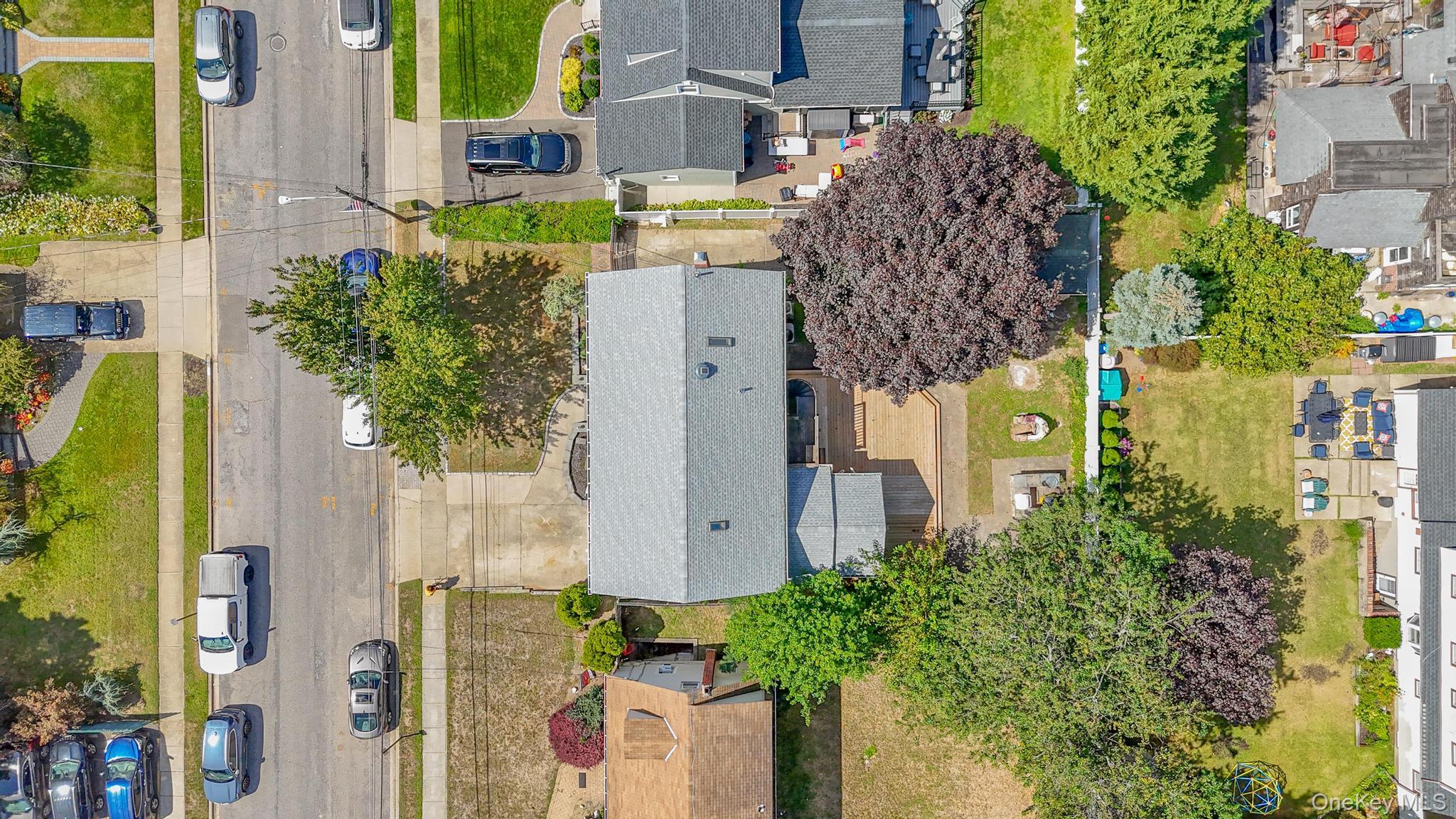 203 N Manhattan Avenue, Massapequa, NY 11758