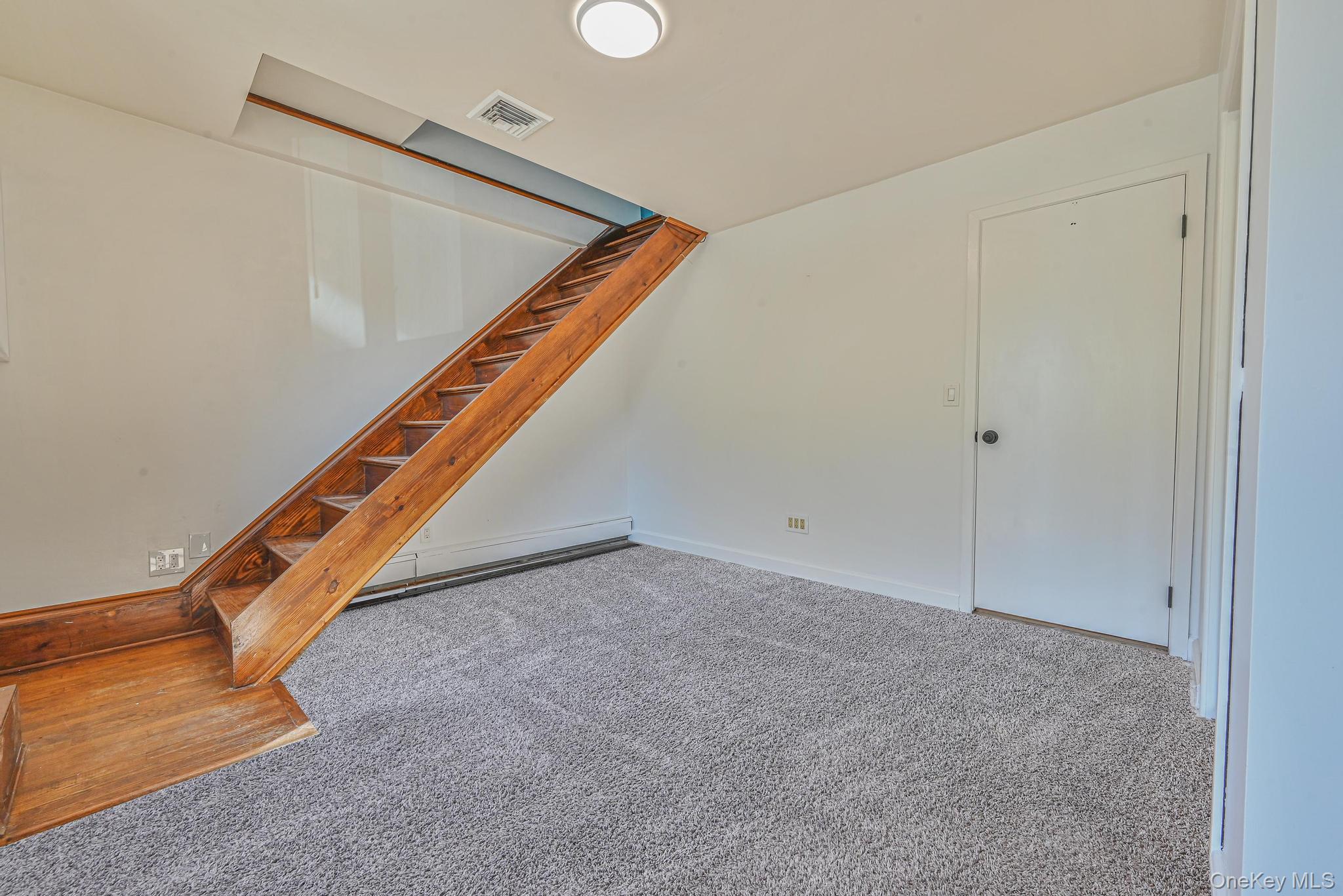 203 N Manhattan Avenue, Massapequa, NY 11758