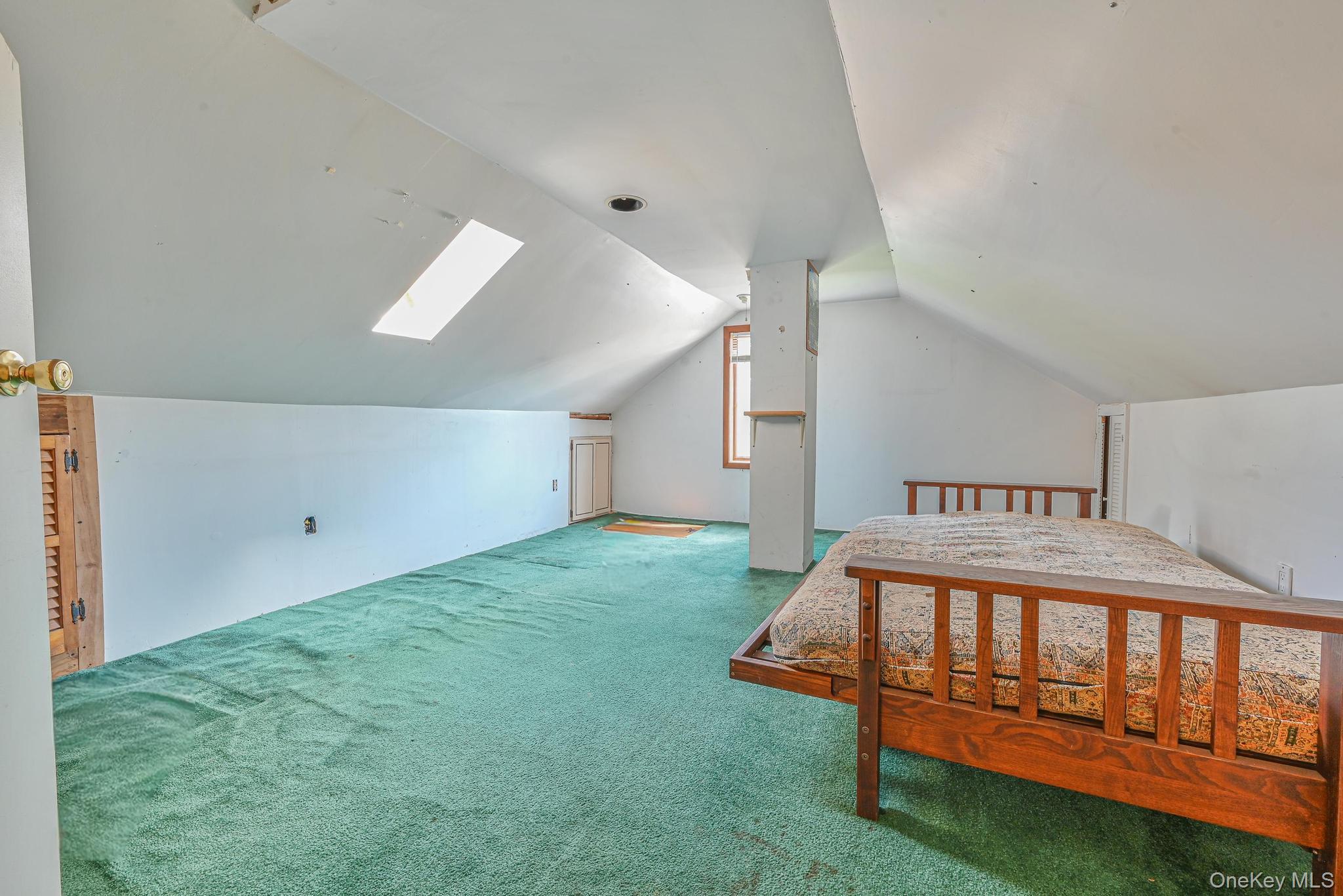 203 N Manhattan Avenue, Massapequa, NY 11758