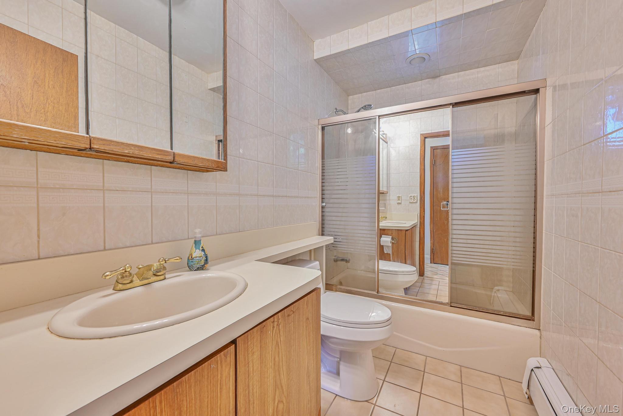 203 N Manhattan Avenue, Massapequa, NY 11758