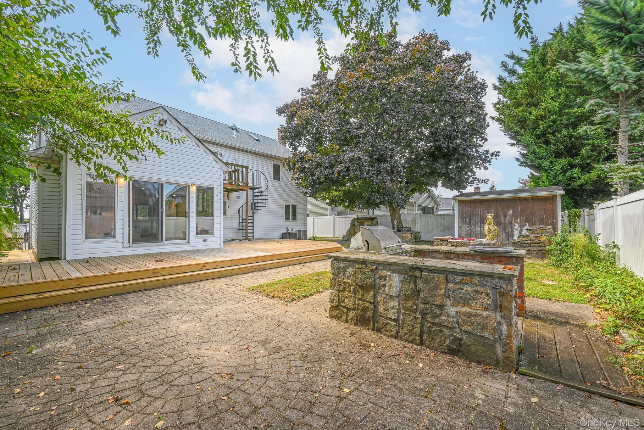 203 N Manhattan Avenue, Massapequa, NY 11758