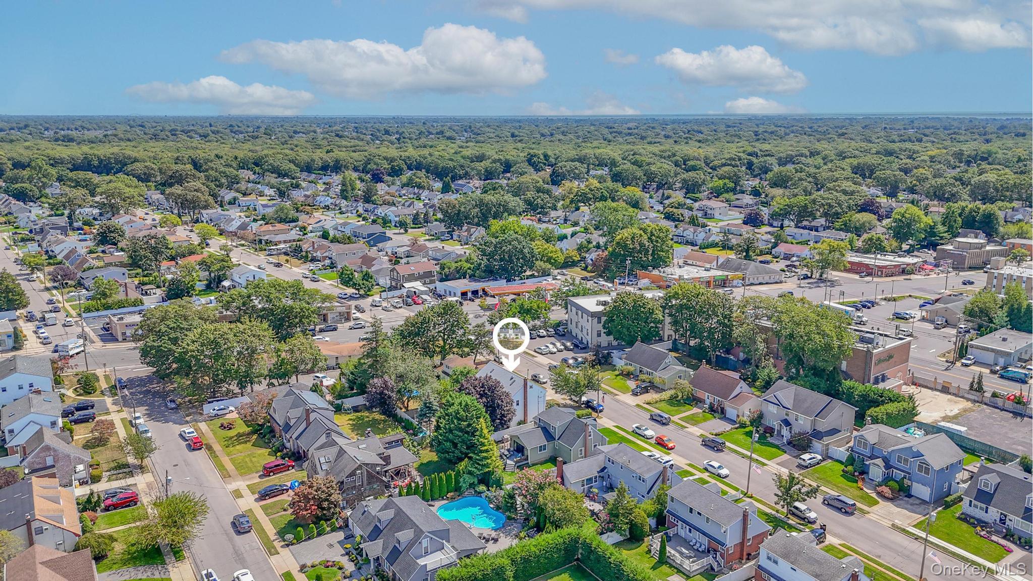 203 N Manhattan Avenue, Massapequa, NY 11758