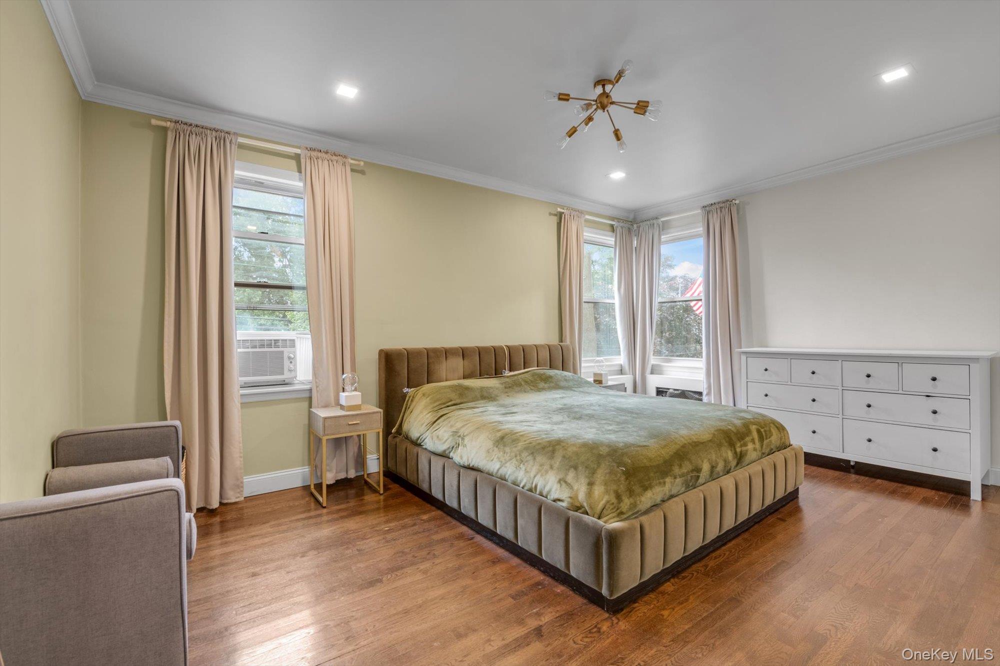 284 Central Avenue # A4, Lawrence, NY 11559