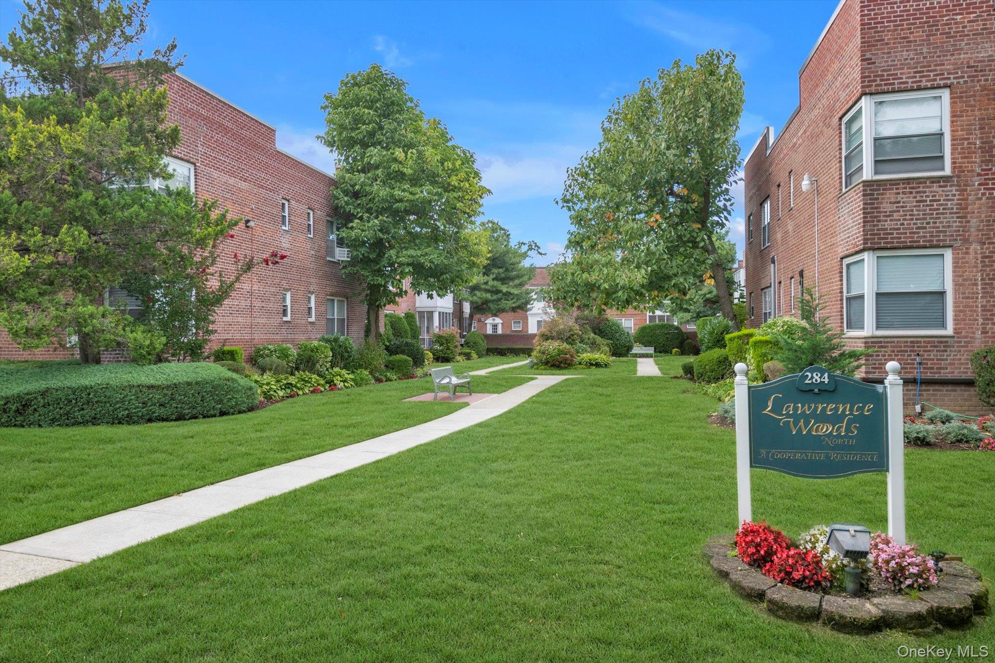 284 Central Avenue # A4, Lawrence, NY 11559