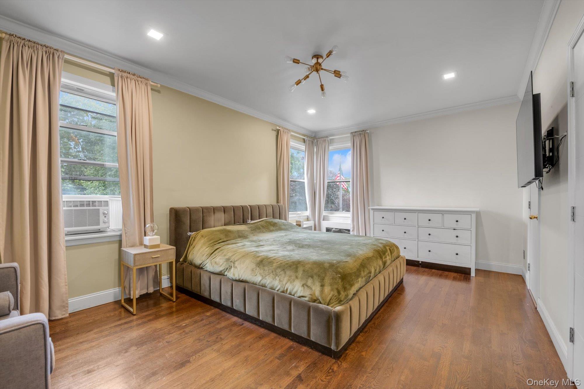 284 Central Avenue # A4, Lawrence, NY 11559