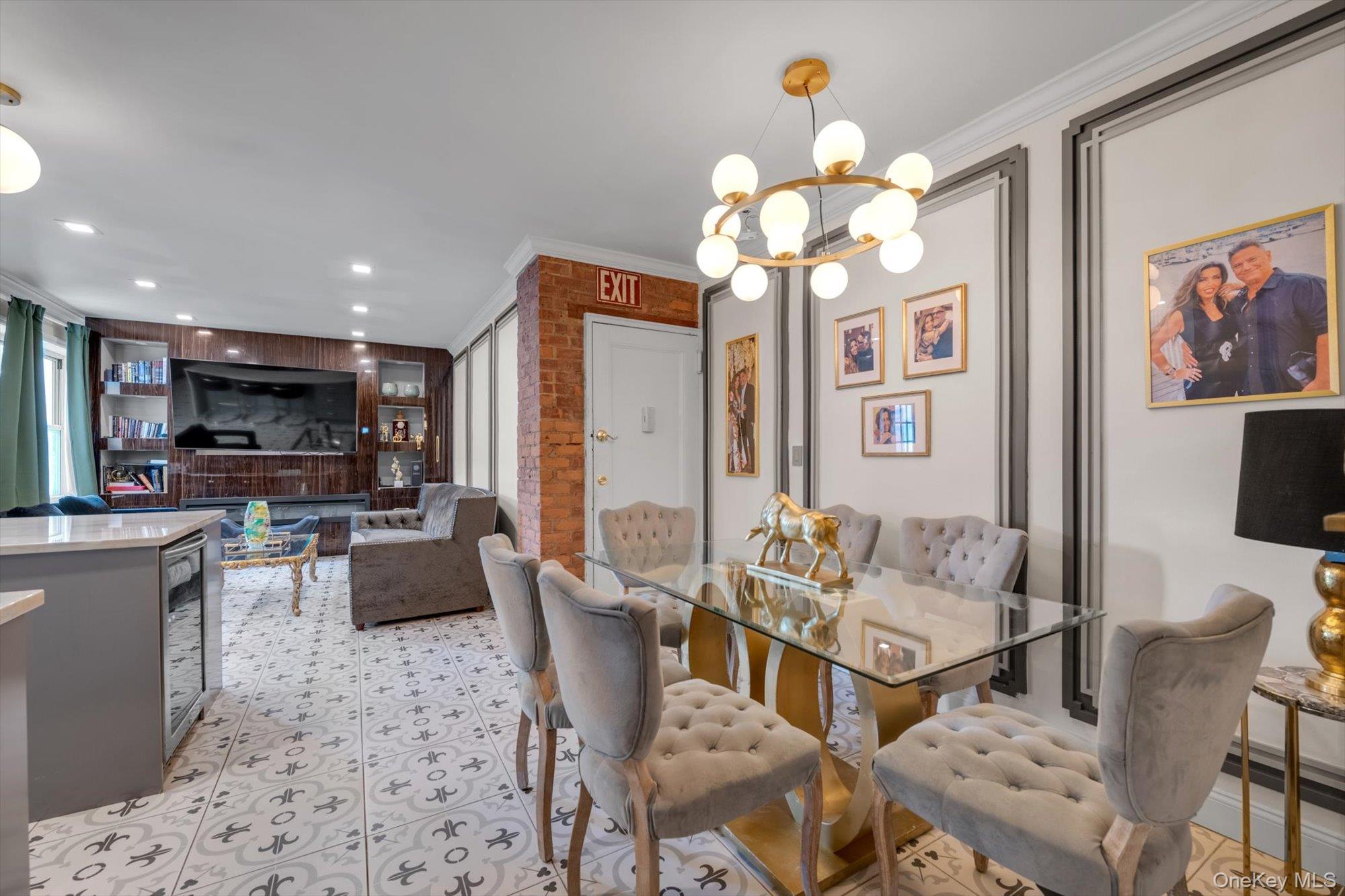 284 Central Avenue # A4, Lawrence, NY 11559