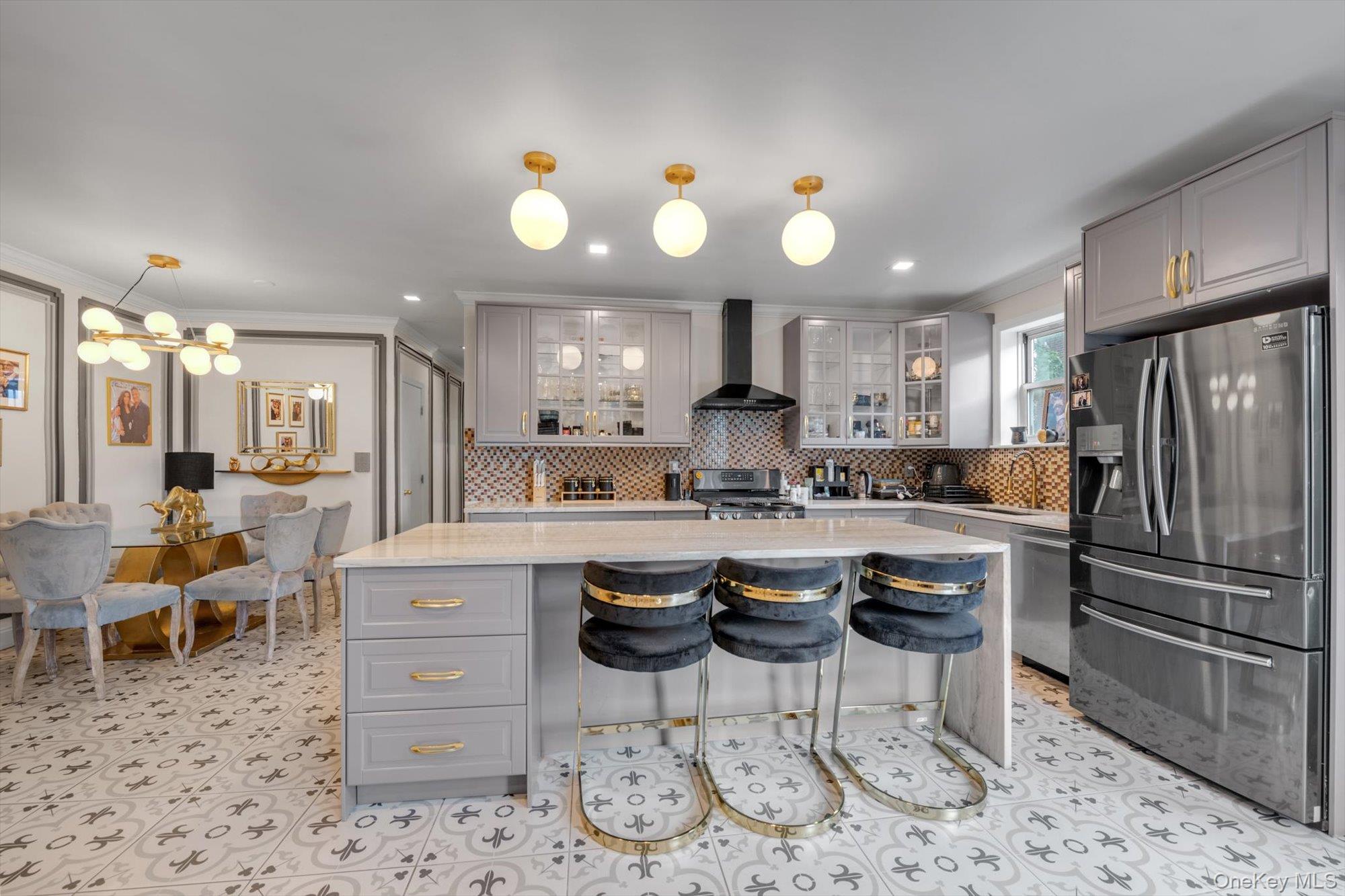 284 Central Avenue # A4, Lawrence, NY 11559