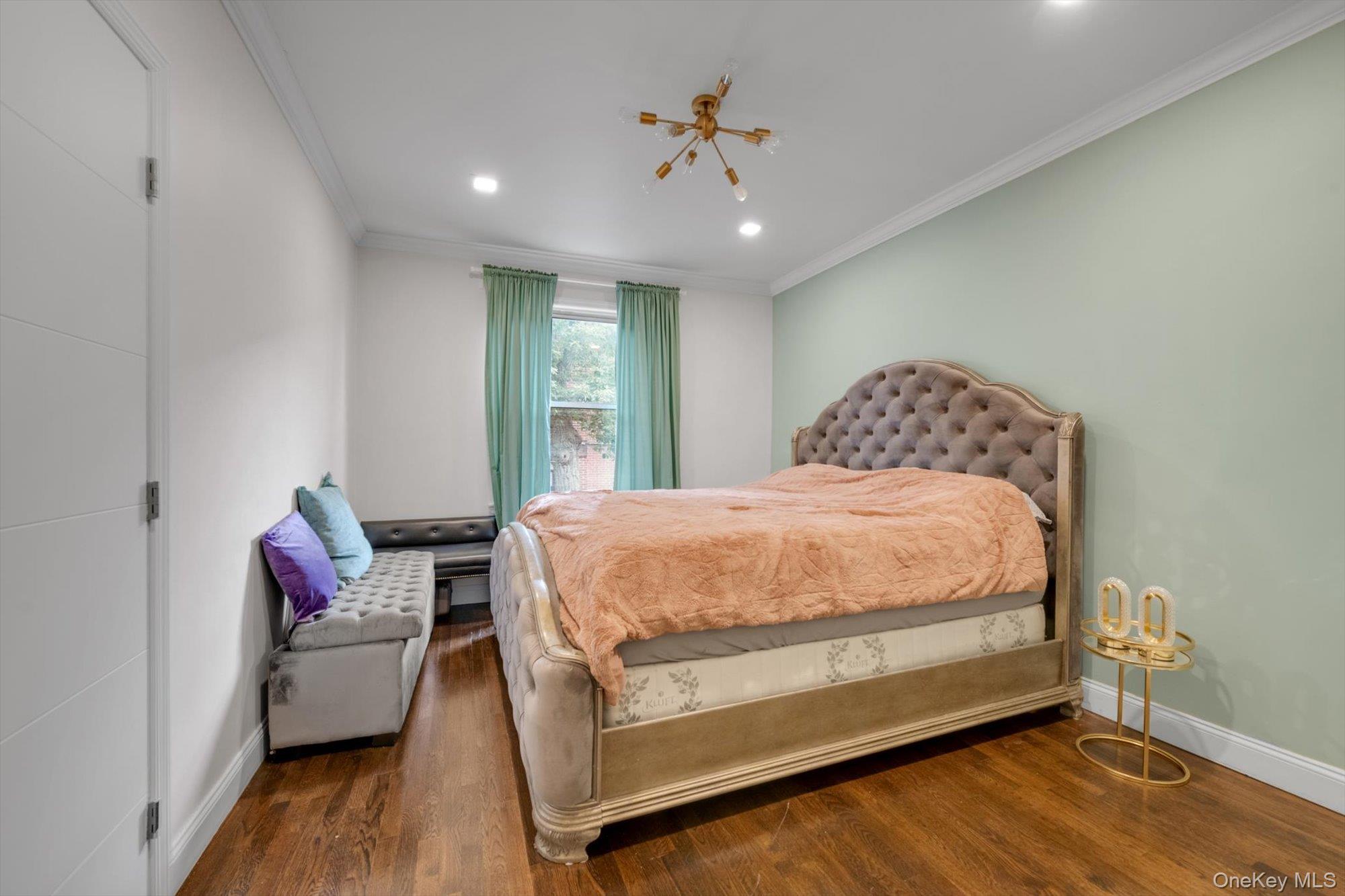 284 Central Avenue # A4, Lawrence, NY 11559