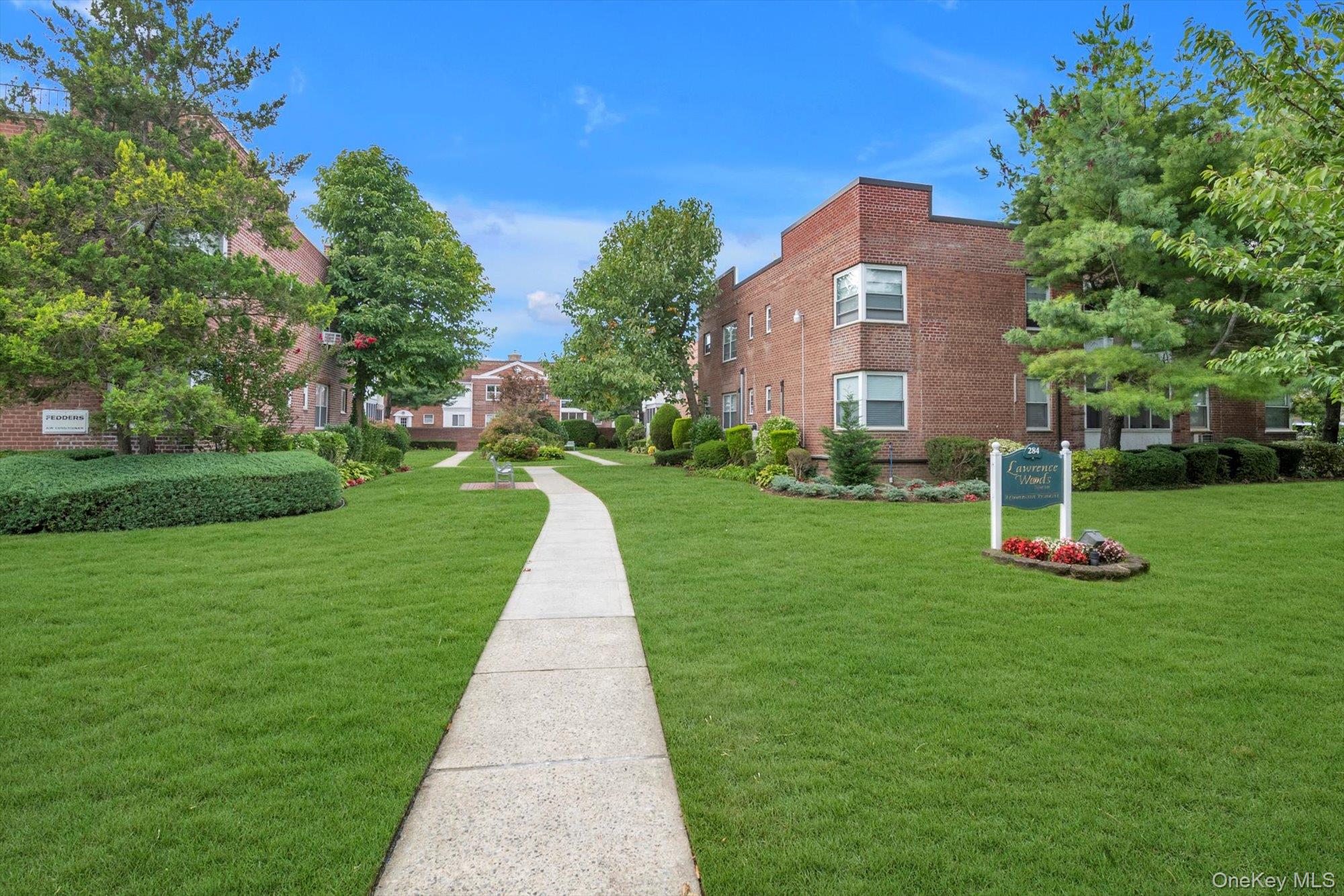 284 Central Avenue # A4, Lawrence, NY 11559