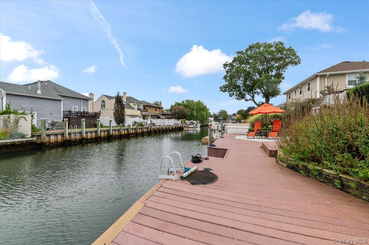 5 Canal Road, Massapequa, NY 11758