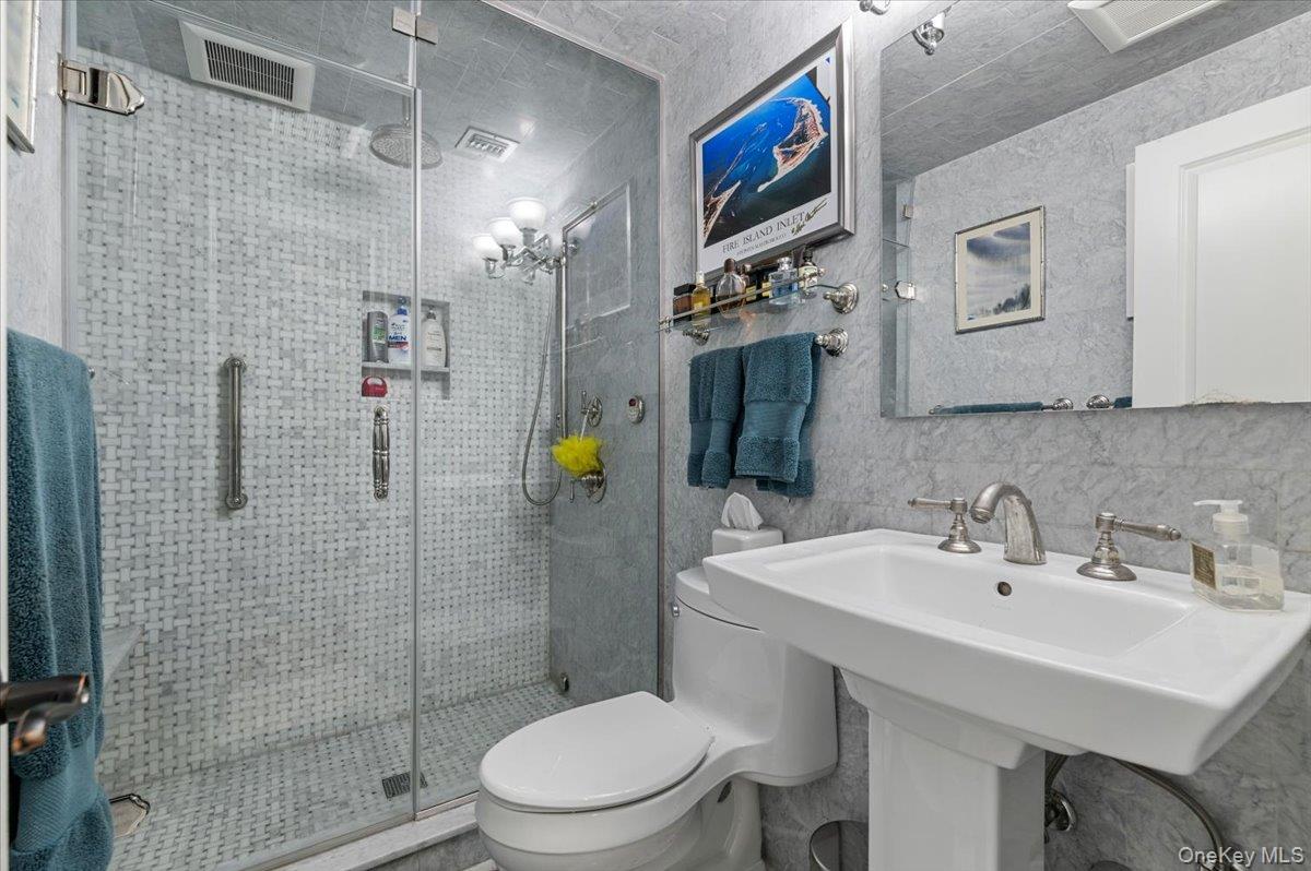 5 Canal Road, Massapequa, NY 11758