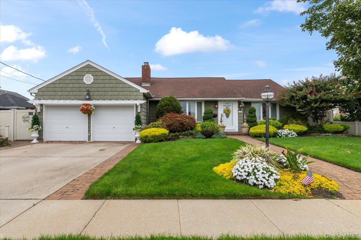 5 Canal Road, Massapequa, NY 11758