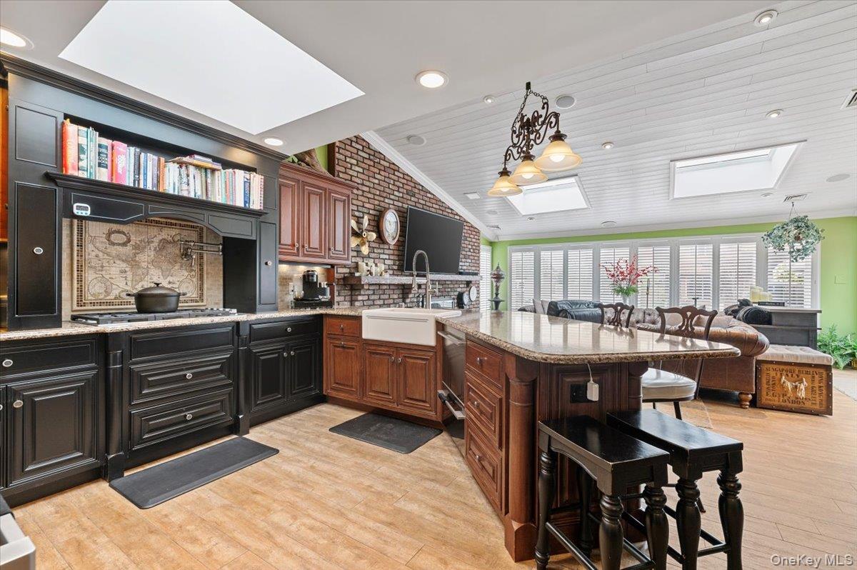 5 Canal Road, Massapequa, NY 11758