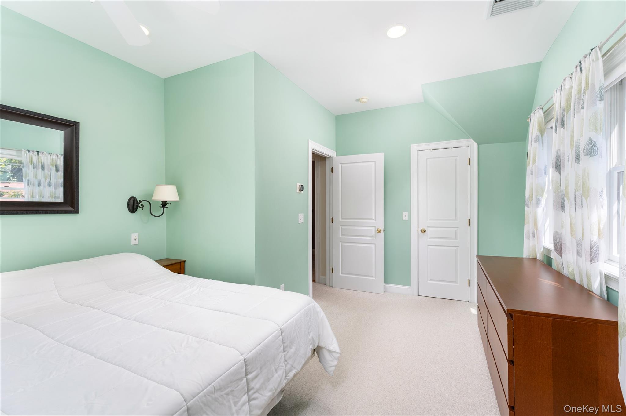 20 Hampton Road, Hampton Bays, NY 11946