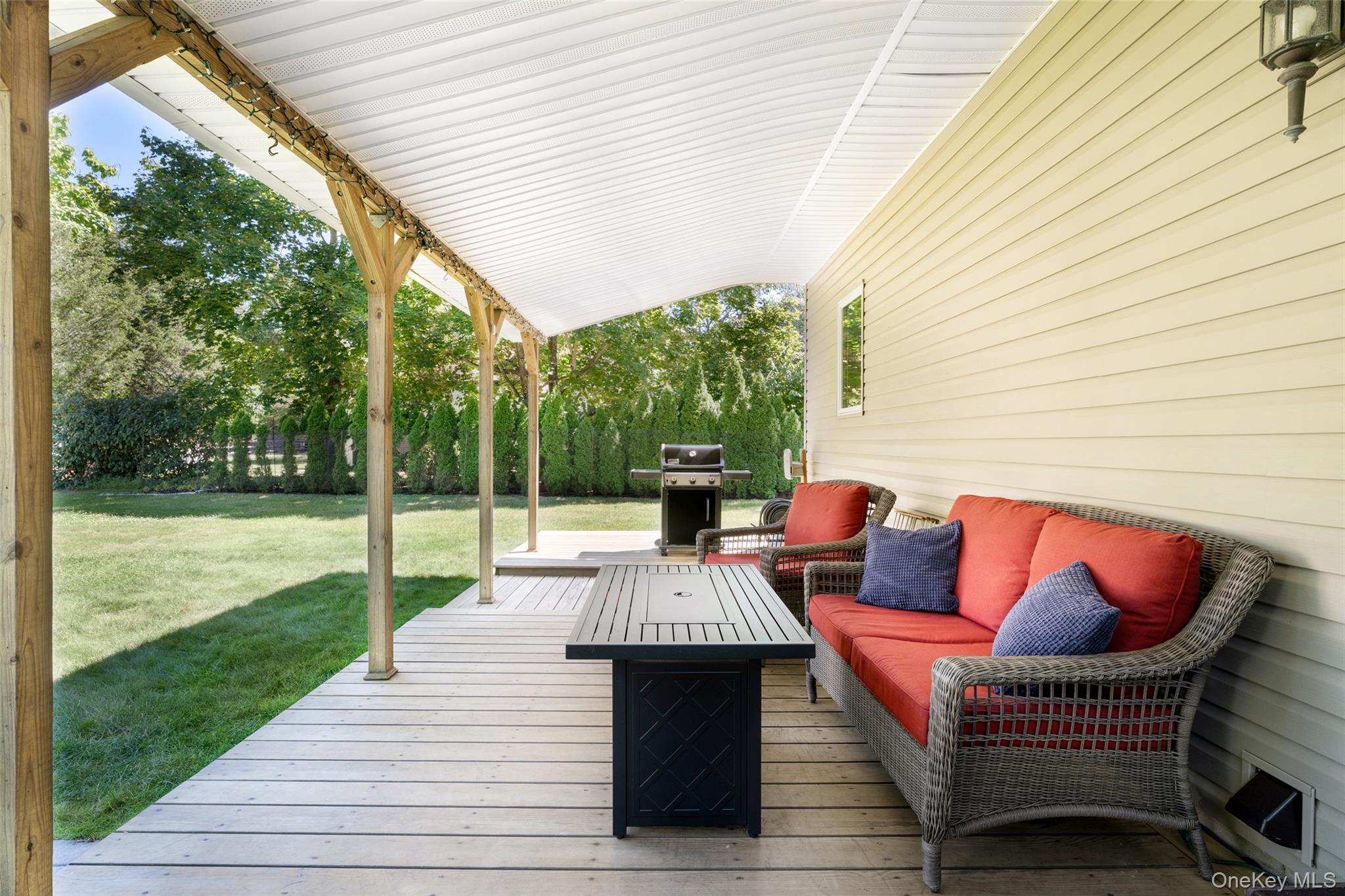 20 Hampton Road, Hampton Bays, NY 11946