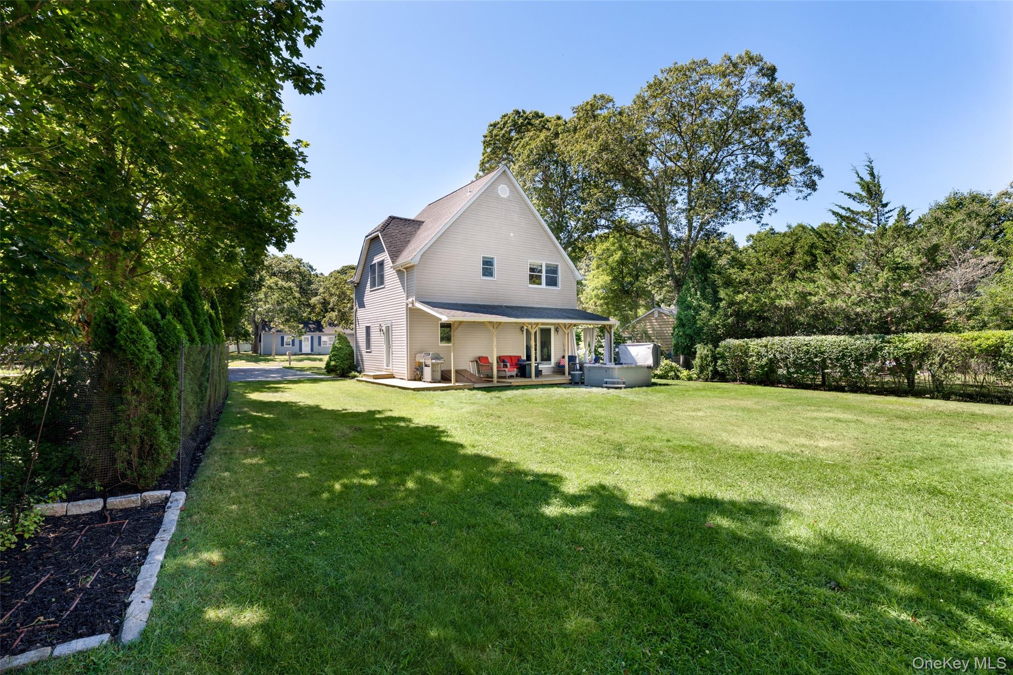 20 Hampton Road, Hampton Bays, NY 11946