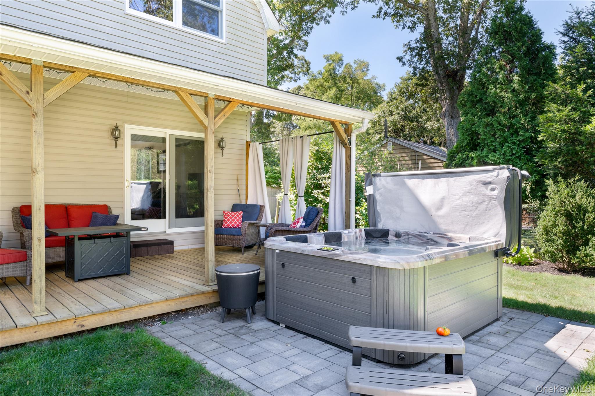 20 Hampton Road, Hampton Bays, NY 11946